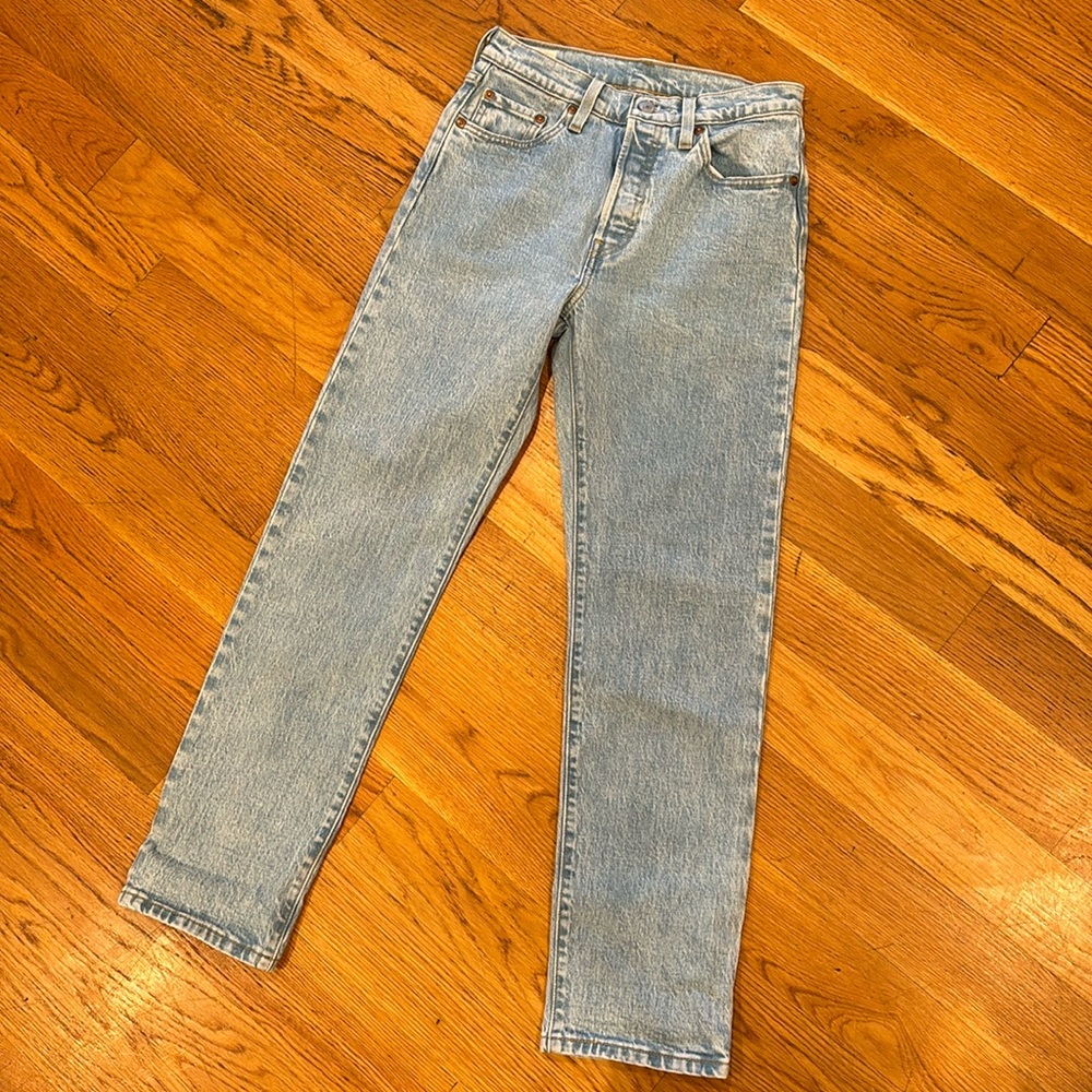 Levi 501 w25 L28